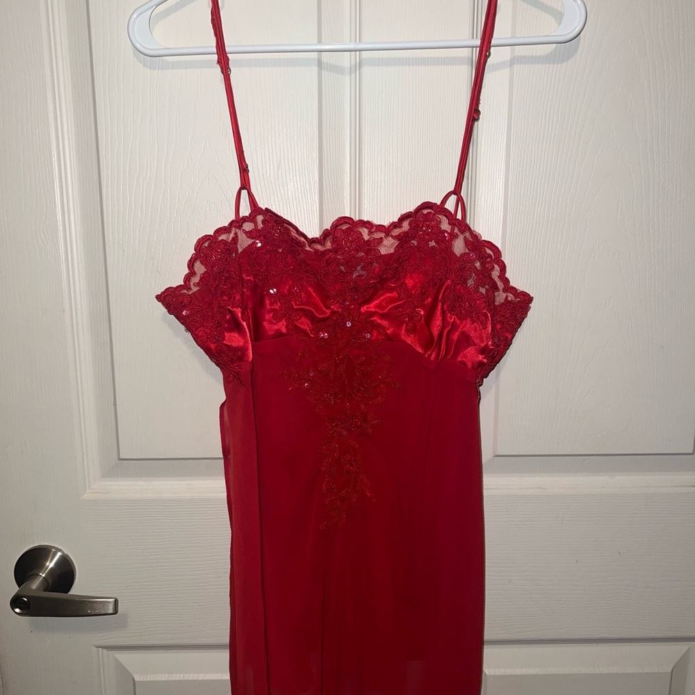 Elegant Red Lace Chemise